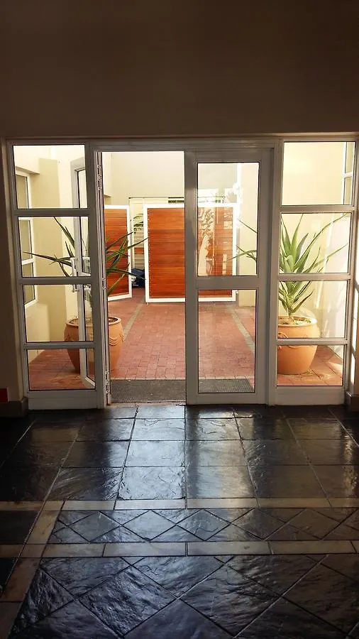 Bellvista Lodge & Annexe Hotel
